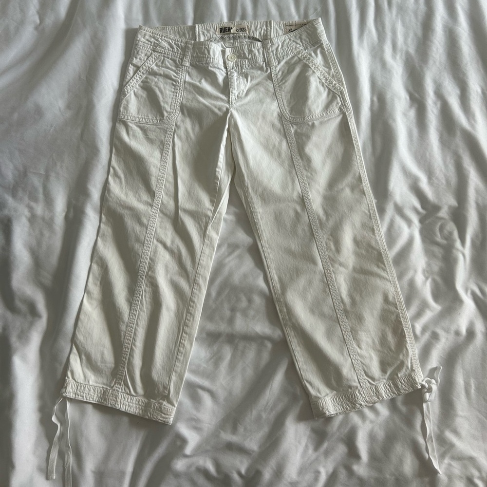 Ruehl 925 White Cargo Capri Pant